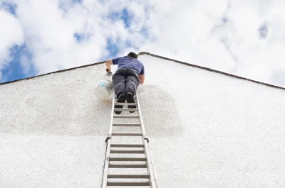 Peinture extérieure à Linazay — façades et ravalement